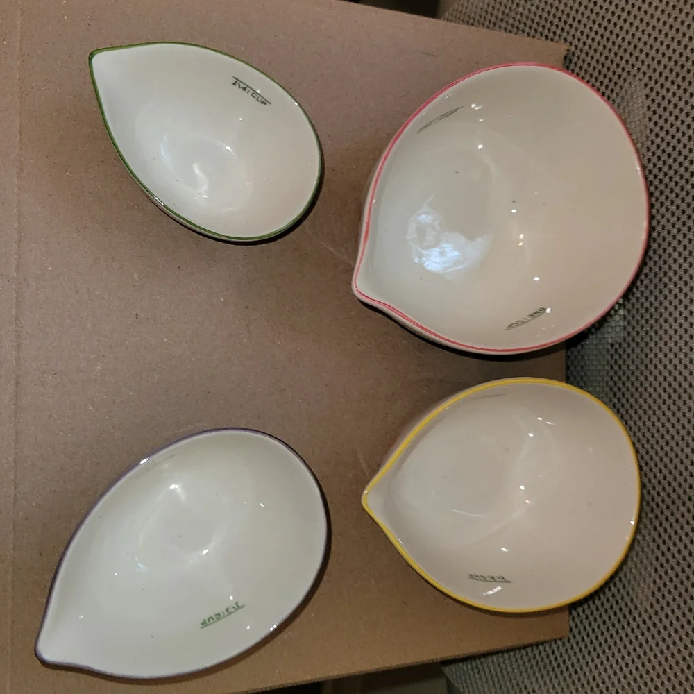 Pier 1 Oval flower measuring cups